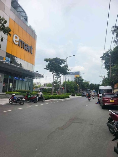 NHÀ BÁN NGAY PHAN HUY ÍCH 5.X TỶ - SÁT EMART, QUANG TRUNG, HẺM XE HƠI 