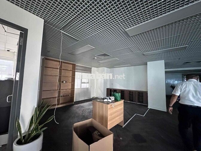 Cho thuê Nhà Ba tháng Hai ngang 8m-Hầm 6Lầu-Giá: 120tr