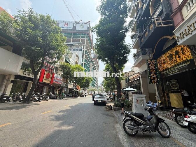 Góc 2MT  - Sát Chợ Bến Thánh - Quận 1 