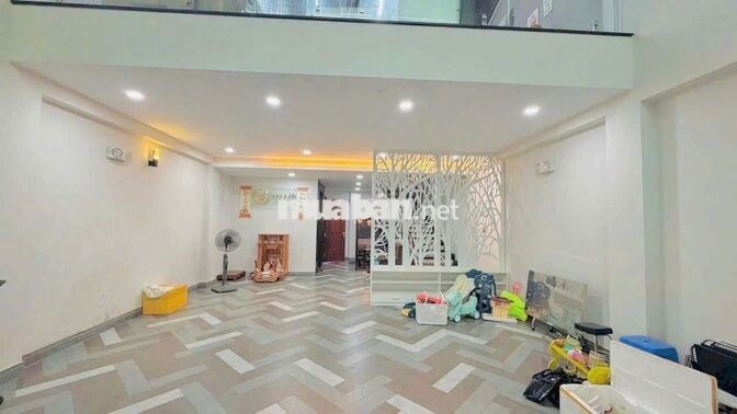 cho thuê nhà đẹp mặt tiền đường số phường Tân Phong quận 7