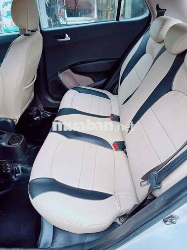 HYUNDAI GRAND I10 SỐ SÀN 5 CHỖ MÀU BẠC