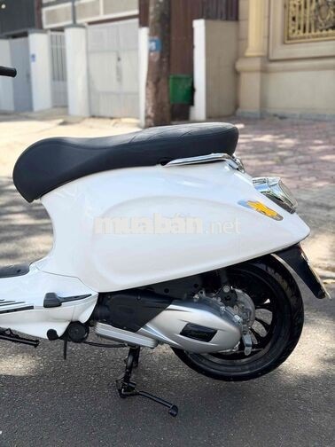 VESPA_iget Trắng - Biển phố - Phụ kiện quanh xe
