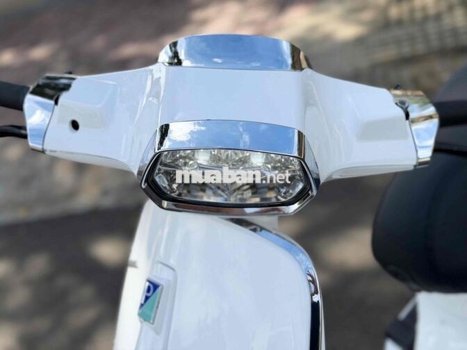 VESPA_iget Trắng - Biển phố - Phụ kiện quanh xe