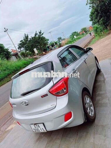 HYUNDAI GRAND I10 SỐ SÀN 5 CHỖ MÀU BẠC
