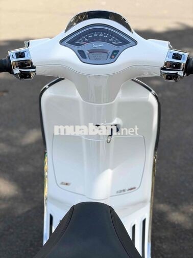 VESPA_iget Trắng - Biển phố - Phụ kiện quanh xe