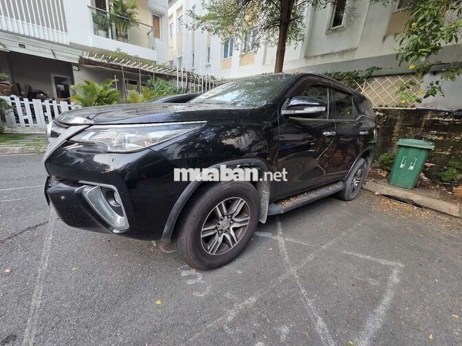 Toyota Fortuner 2017 272000 km Đen