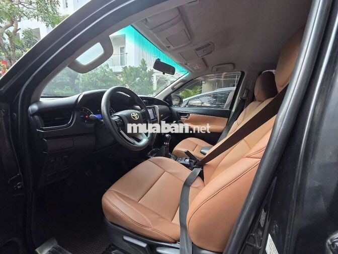 Toyota Fortuner 2017 272000 km Đen