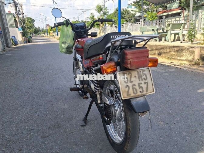 Honda Win 100 Indonesia đỏ, giao lưu xe
