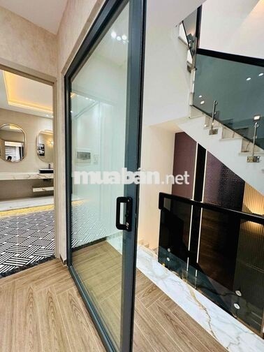 CHO THUÊ NHÀ GÓC 2MT HẺM GẦN PHAN VĂN TRỊ VINCOM VỊ TRÍ TRUNG TÂM