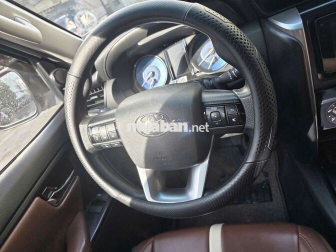 TOYOTA FORTUNER 2023 SỐ SÀN DẦU 7 CHỖ TRẮNG