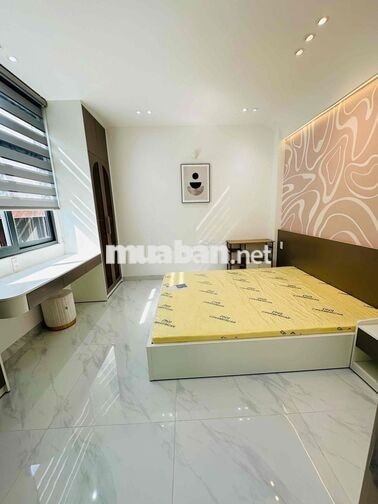 CHO THUÊ NHÀ GÓC 2MT HẺM GẦN PHAN VĂN TRỊ VINCOM VỊ TRÍ TRUNG TÂM