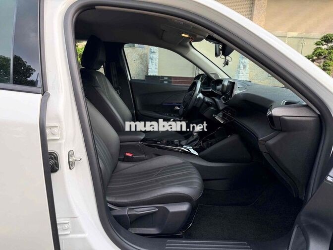 Peugeot 2008 2023 GT Line 31.000 Km Trắng 1Chủ