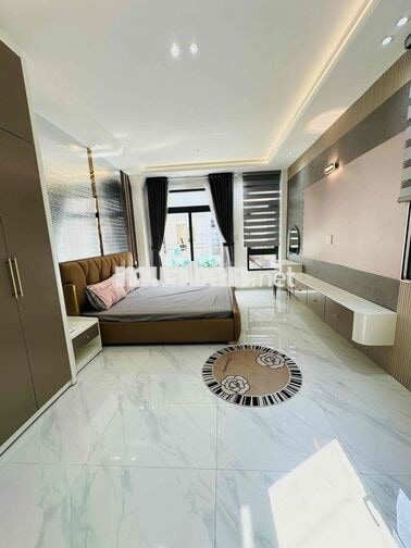 CHO THUÊ NHÀ GÓC 2MT HẺM GẦN PHAN VĂN TRỊ VINCOM VỊ TRÍ TRUNG TÂM