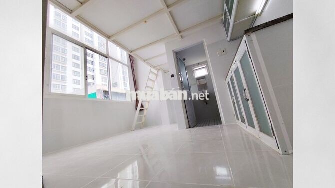 BAN CÔNG, 𝐆Á𝐂 𝐋Ẫ𝐍, ĐẦU DÃY, ĐIỀU HÒA,CỬA 𝐕𝐈𝐄𝐖 thành phố |🏘️trọ Anh Vinh