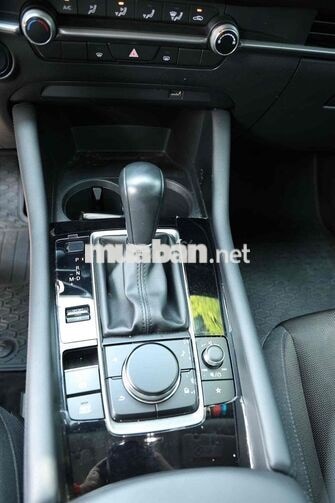 Mazda Mazda 3 2024 Sedan SX 25.000 km trắng