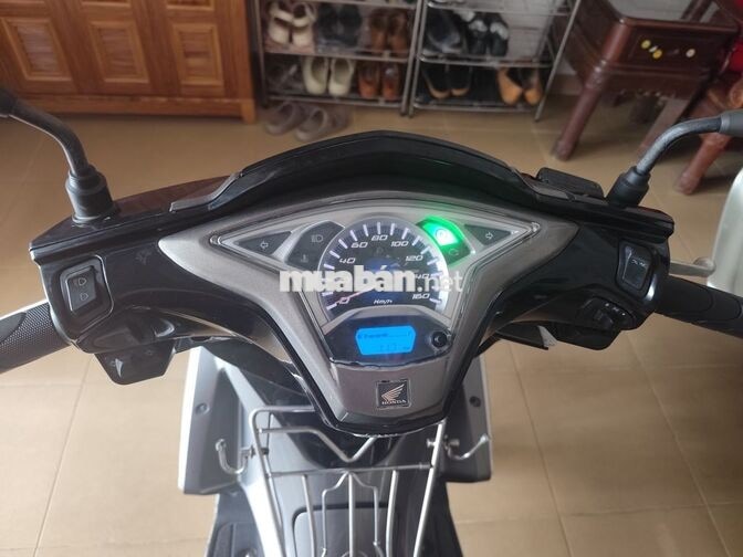 Honda Air Blade 2013 trắng xám