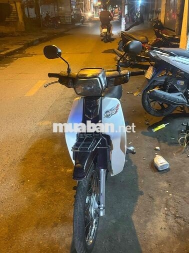 Honda Super Dream Đen trắng