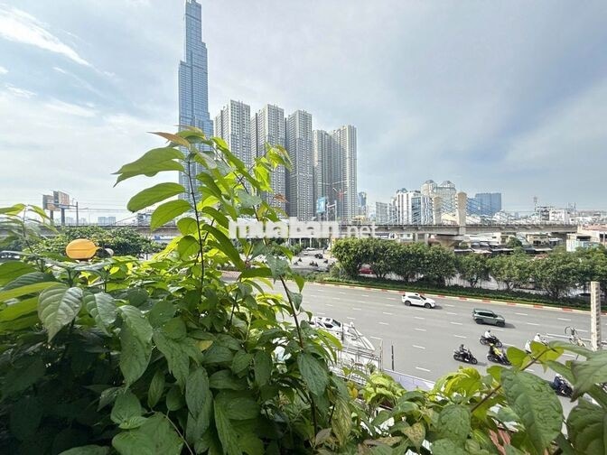 Phòng tách bếp có sân RỘNG - view Landmark - GẦN ĐH HUTECH VÀ GA METRO