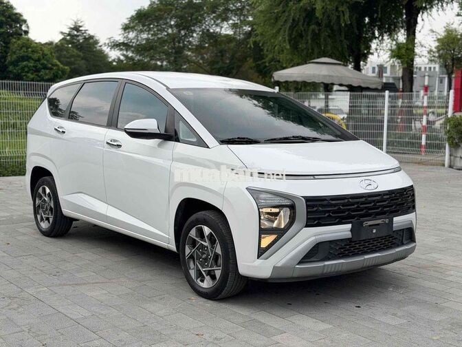 Hyundai Stargazer 2022 1.5 Đặc Biệt bao zin .chêch