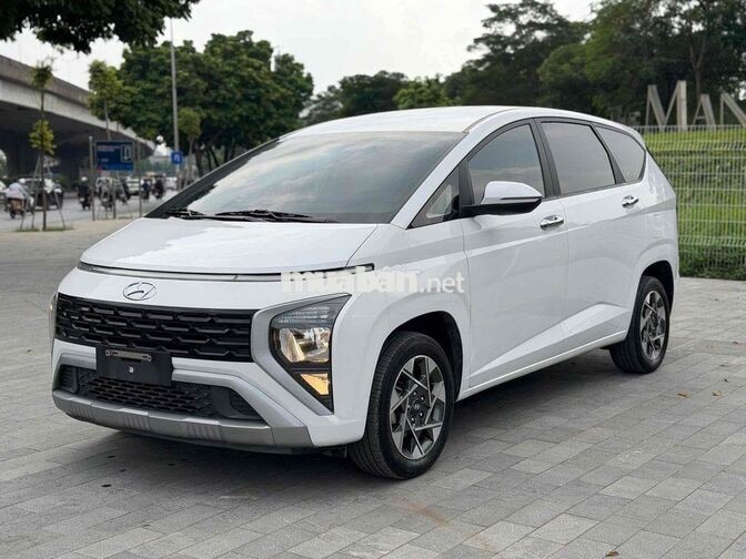 Hyundai Stargazer 2022 1.5 Đặc Biệt bao zin .chêch