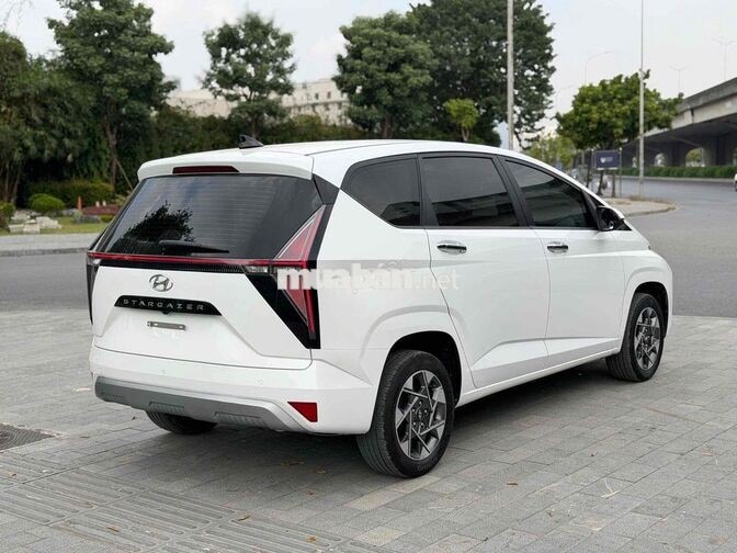 Hyundai Stargazer 2022 1.5 Đặc Biệt bao zin .chêch