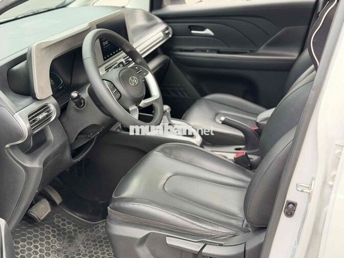 Hyundai Stargazer 2022 1.5 Đặc Biệt bao zin .chêch