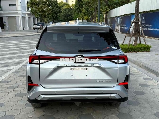 Toyota Veloz 2022 CVT Bạc 7 chỗ