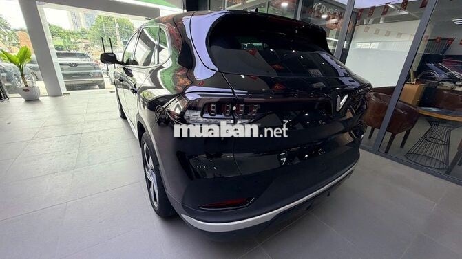 VINFAST VF 8 ECO 2023 MÀU ĐEN – PIN CATL