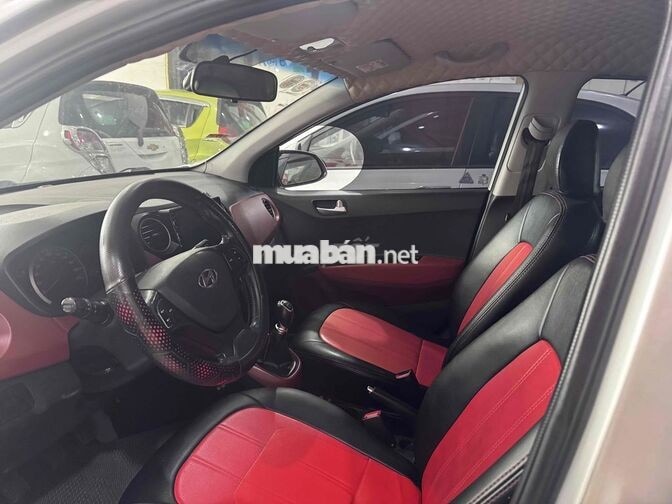 Hyundai Grand i10 1.2 Bạc 5 chỗ Số sàn