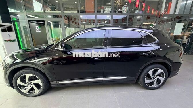 VINFAST VF 8 ECO 2023 MÀU ĐEN – PIN CATL