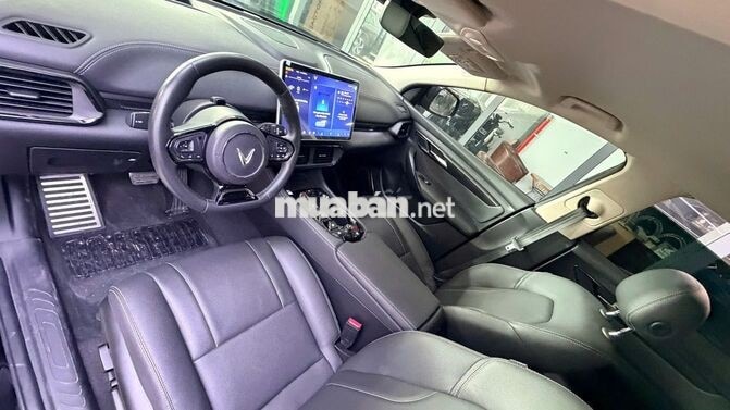 VINFAST VF 8 ECO 2023 MÀU ĐEN – PIN CATL