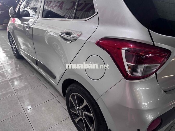 Hyundai Grand i10 1.2 Bạc 5 chỗ Số sàn