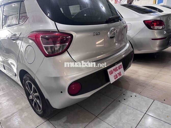 Hyundai Grand i10 1.2 Bạc 5 chỗ Số sàn