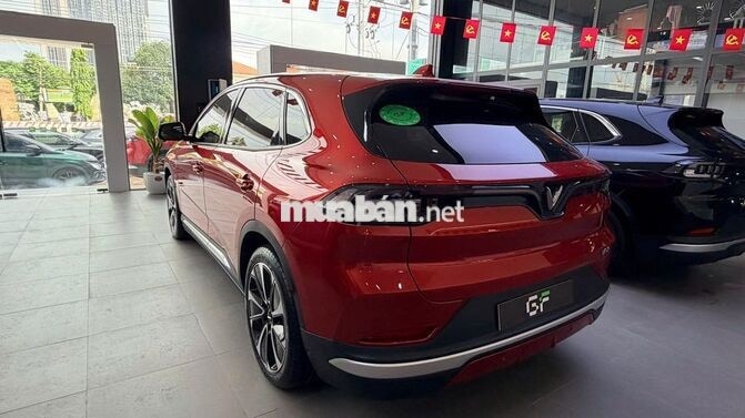 VinFast VF 8 2023 Plus Đỏ