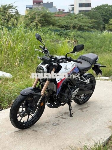 Honda CB300R 2011 11.000 km trắng đỏ xanh