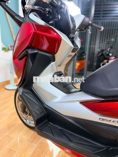 Honda Forza 300 2021 màu đỏ