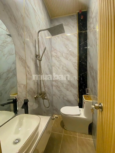 Nhà riêng, 2PN/2WC 84m2 sẵn nội thất 1/Hoàng Sa Q.3 giá thuê 15tr/th