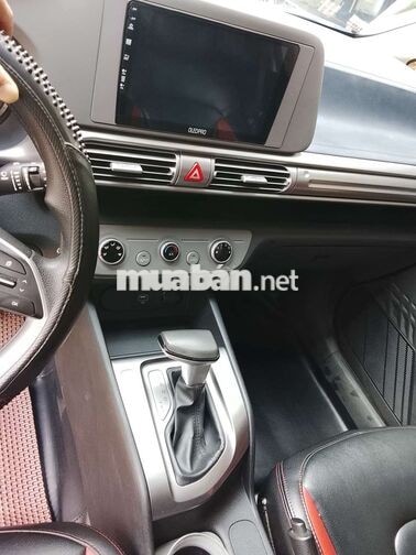 Hyundai Stargazer 7 chỗ tự động đỏ