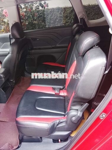 Hyundai Stargazer 7 chỗ tự động đỏ