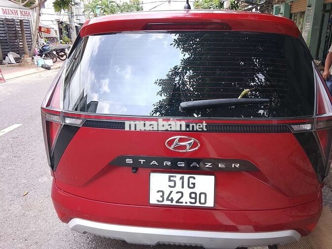 Hyundai Stargazer 7 chỗ tự động đỏ