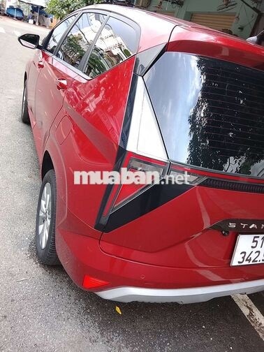 Hyundai Stargazer 7 chỗ tự động đỏ