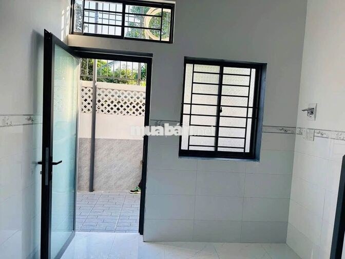 2tỷ4 Bán nhà trọ 12 phòng đường Tân Xuân, gần Bv Hóc Môn (71m2) SHR