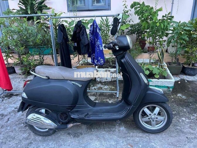 Vespa 2010 đen nhám muốn bán hoặc đổi xe khacs
