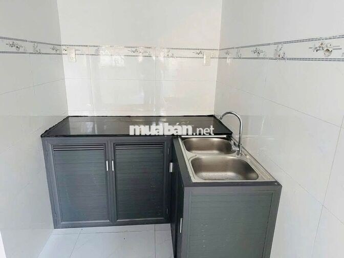 2tỷ4 Bán nhà trọ 12 phòng đường Tân Xuân, gần Bv Hóc Môn (71m2) SHR