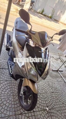 Honda Air Blade màu vàng đồng