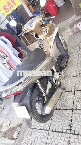 Honda Air Blade màu vàng đồng