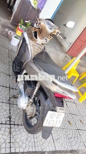 Honda Air Blade màu vàng đồng
