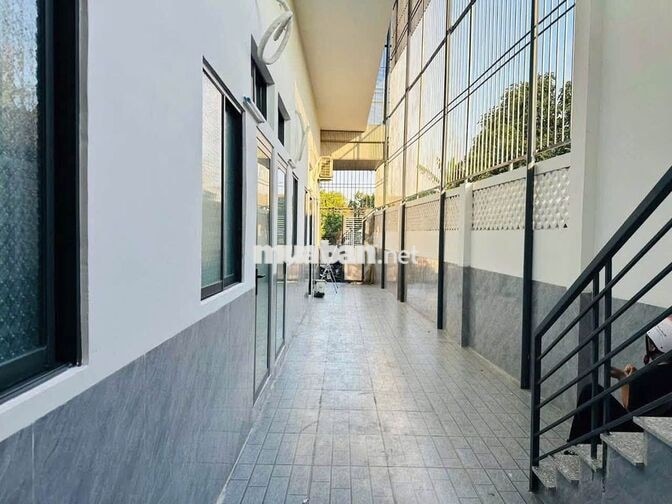 2tỷ4 Bán nhà trọ 12 phòng đường Tân Xuân, gần Bv Hóc Môn (71m2) SHR