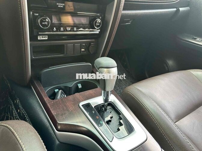 Toyota Fortuner 2018 AT 9 vạn Xám