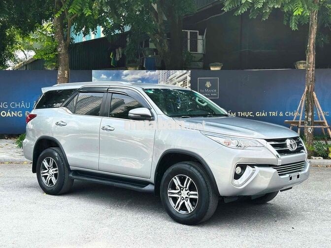 Toyota Fortuner 2018 AT 9 vạn Xám